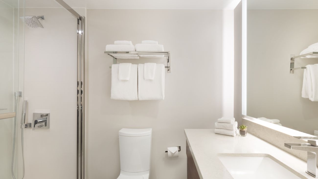 Bathroom, Lanai Tower (1-Bedroom)